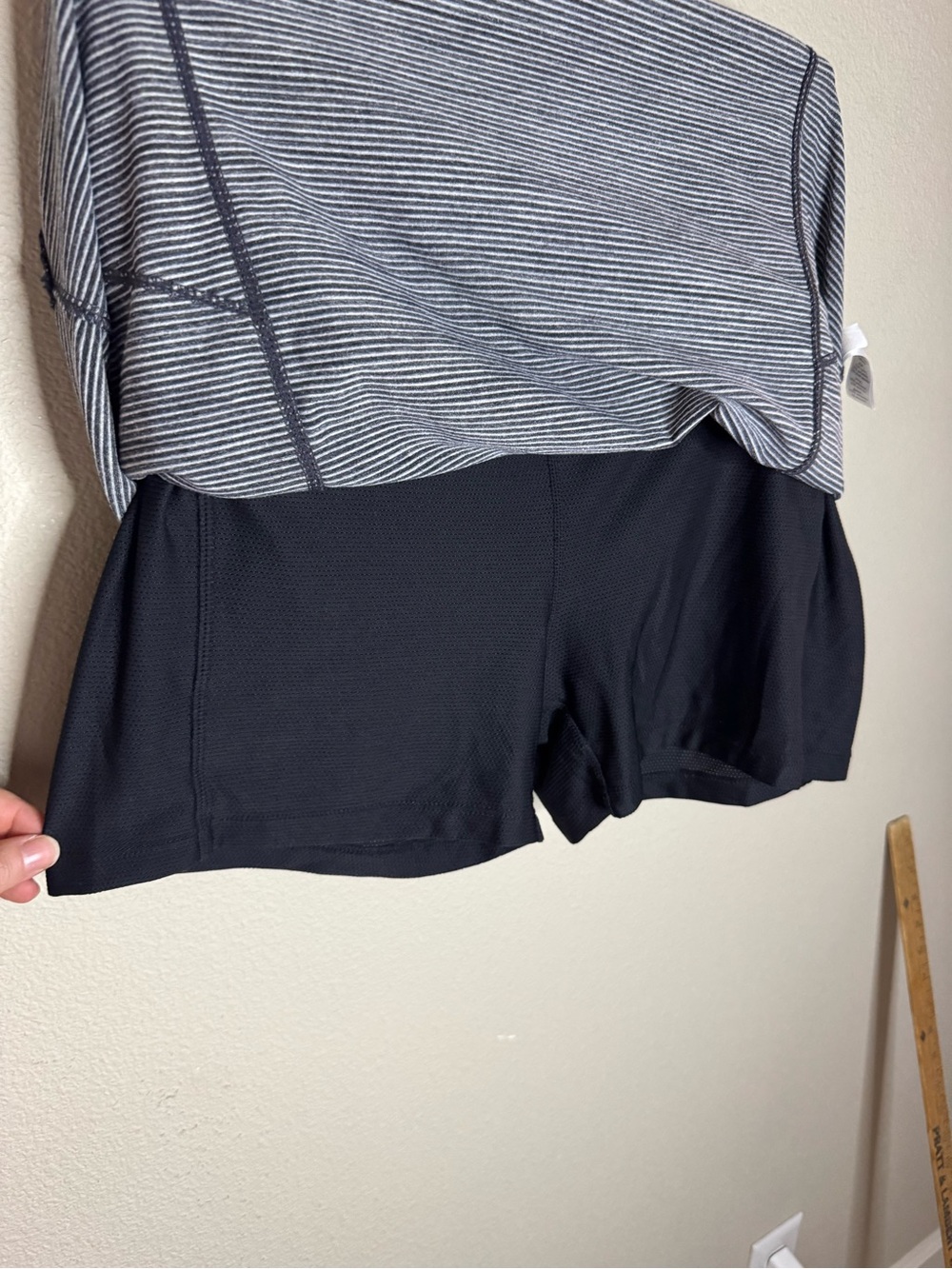 Athleta Gray White Striped Athletic Skort Built In Shorts Zip Pockets Size M - Picture 5 of 7
